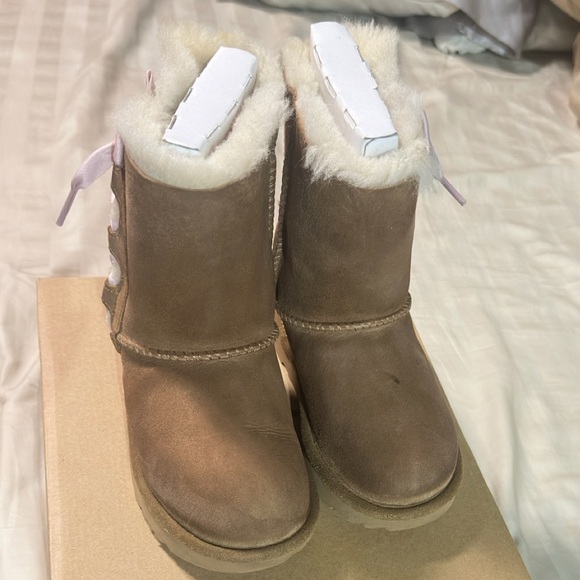 Girls Ugg Boots - Picture 6 of 7